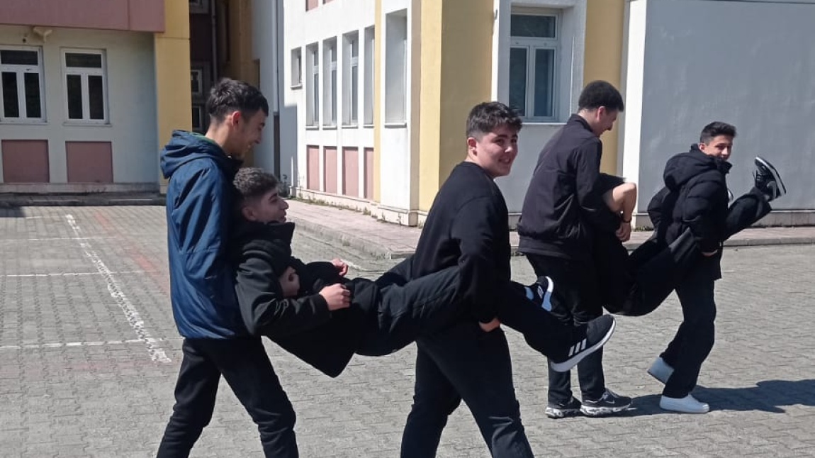 HASTAYI HIZLI TAŞIMA TEKNİKLERİ UYGULANDI.